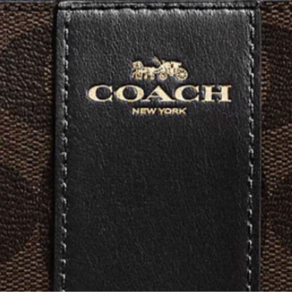 NWT COACH ZIP WRISTLET Wallet - Picture 2 of 5